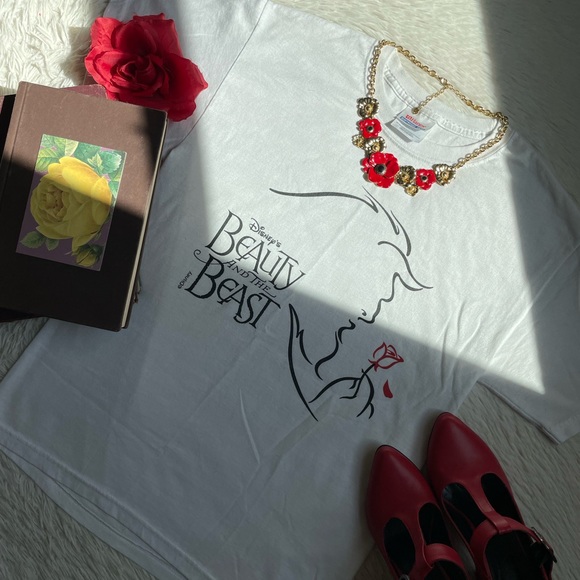 Vintage Hanes Disney beauty and the beast graphic tee - Picture 11 of 17